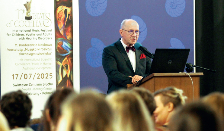 Prof. Henryk Skarżyński witający uczestników XI Konferencji Naukowej „Muzyka w rozwoju słuchowym człowieka”